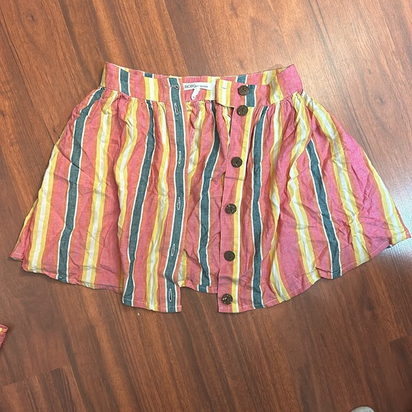 BCBG Two Piece Skirt and Top, Colorful Stripes, Size 0 skirt, Size XXS top - Picture 6 of 6